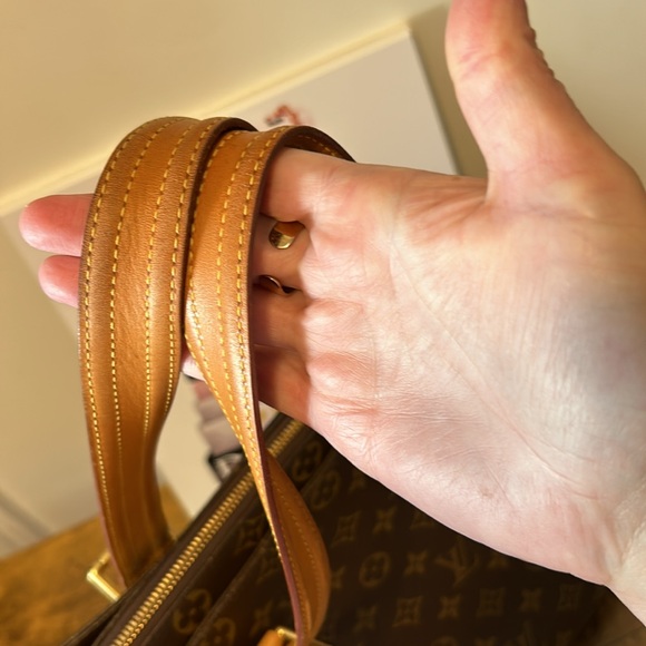 Louis Vuitton Brown Monogram Shoulder Bag - Picture 2 of 9